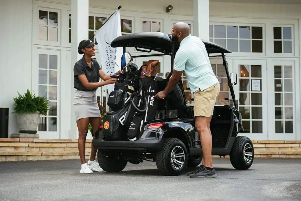 Selecting the appropriate-sized golf cart for your requirements.
